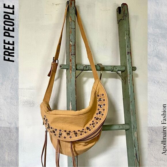 WE THE FREE AT EASE SLING CANVAS BAG IN CAMEL NEW NWOT - Picture 4 of 6